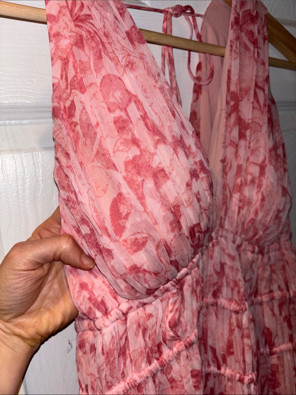 Abercrombie & Fitch Ruched Flowy Maxi Dress - Picture 7 of 16